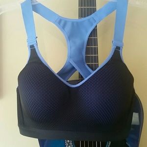 Victorias Secret sports bra size 32DD